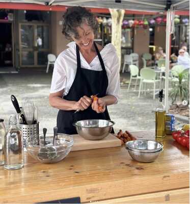 Katwin from moodfoodbykat cooking demonstration